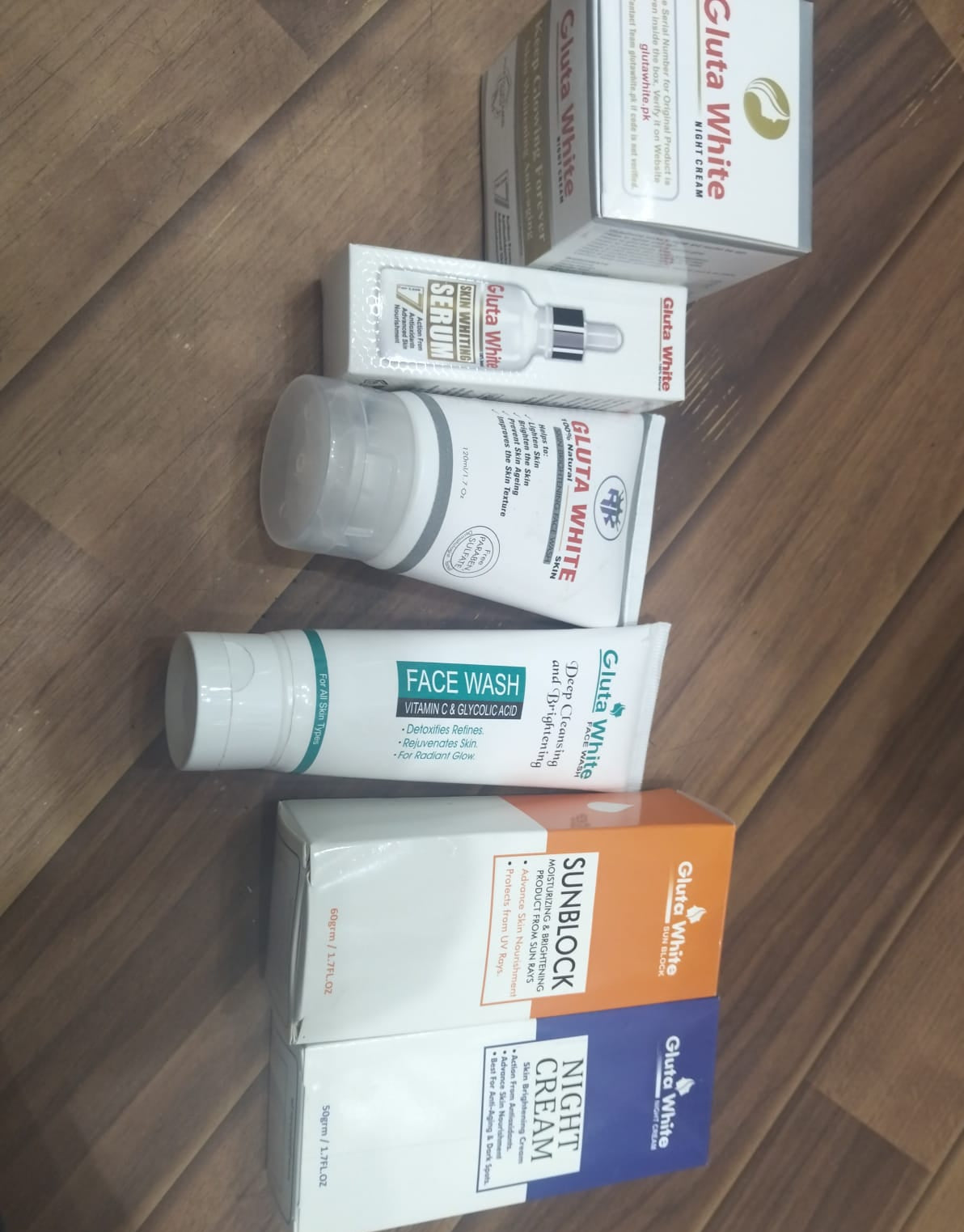 Gluta White 6 in 1 Skin Care Bundle